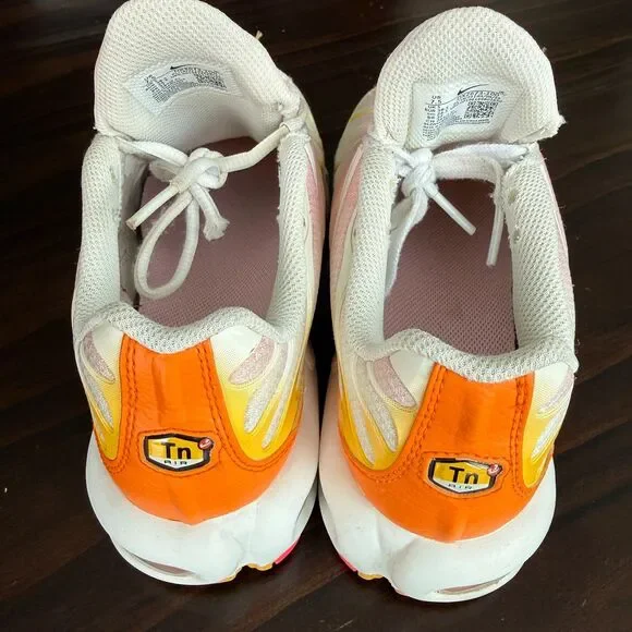 Size 7.5 -Nike Air Max Plus Hyper Pink Sail Orange Solar Flare DX2673-100 Women - Picture 5 of 13